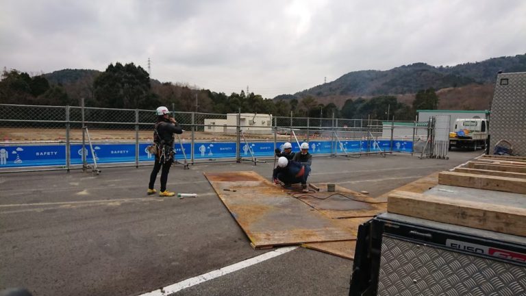 仮囲い・敷鉄板設置工事